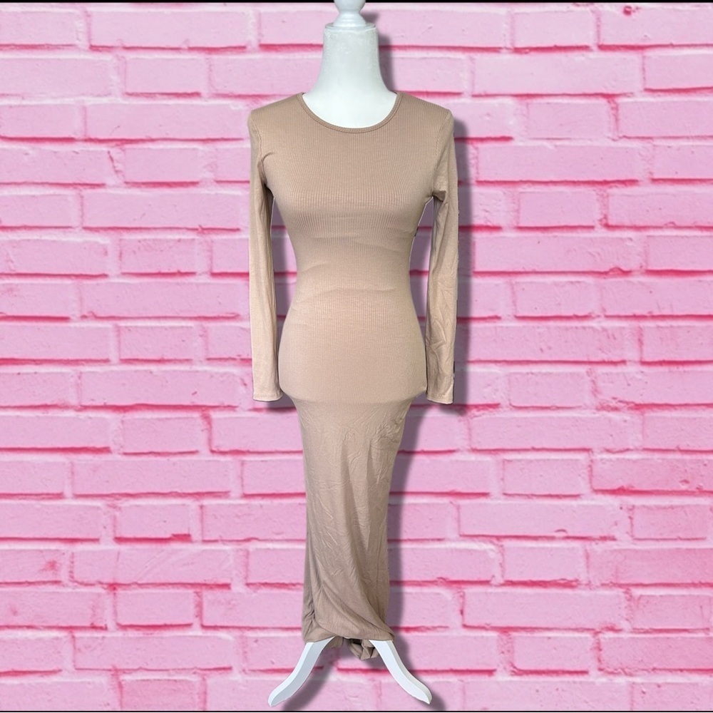 Windsor Looking For The One Basic Long Sleeve Natural Maxi Dress NWT Size Small - Picture 3 of 11